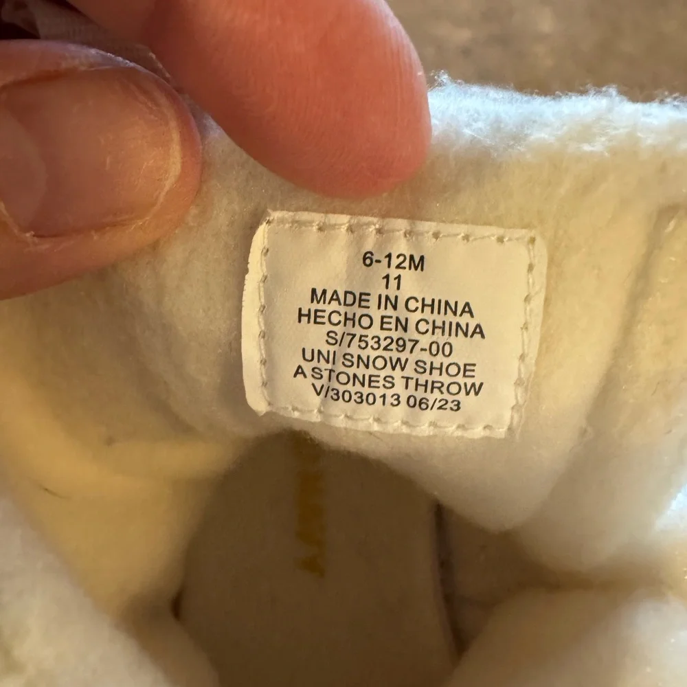 Old Navy Cozy Sherpa Infant Bootie Slippers Cream, 6-12m
